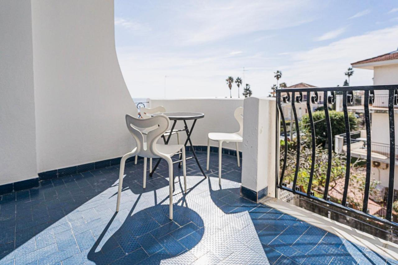B&B Sea Terrace Ачи Кастело Екстериор снимка