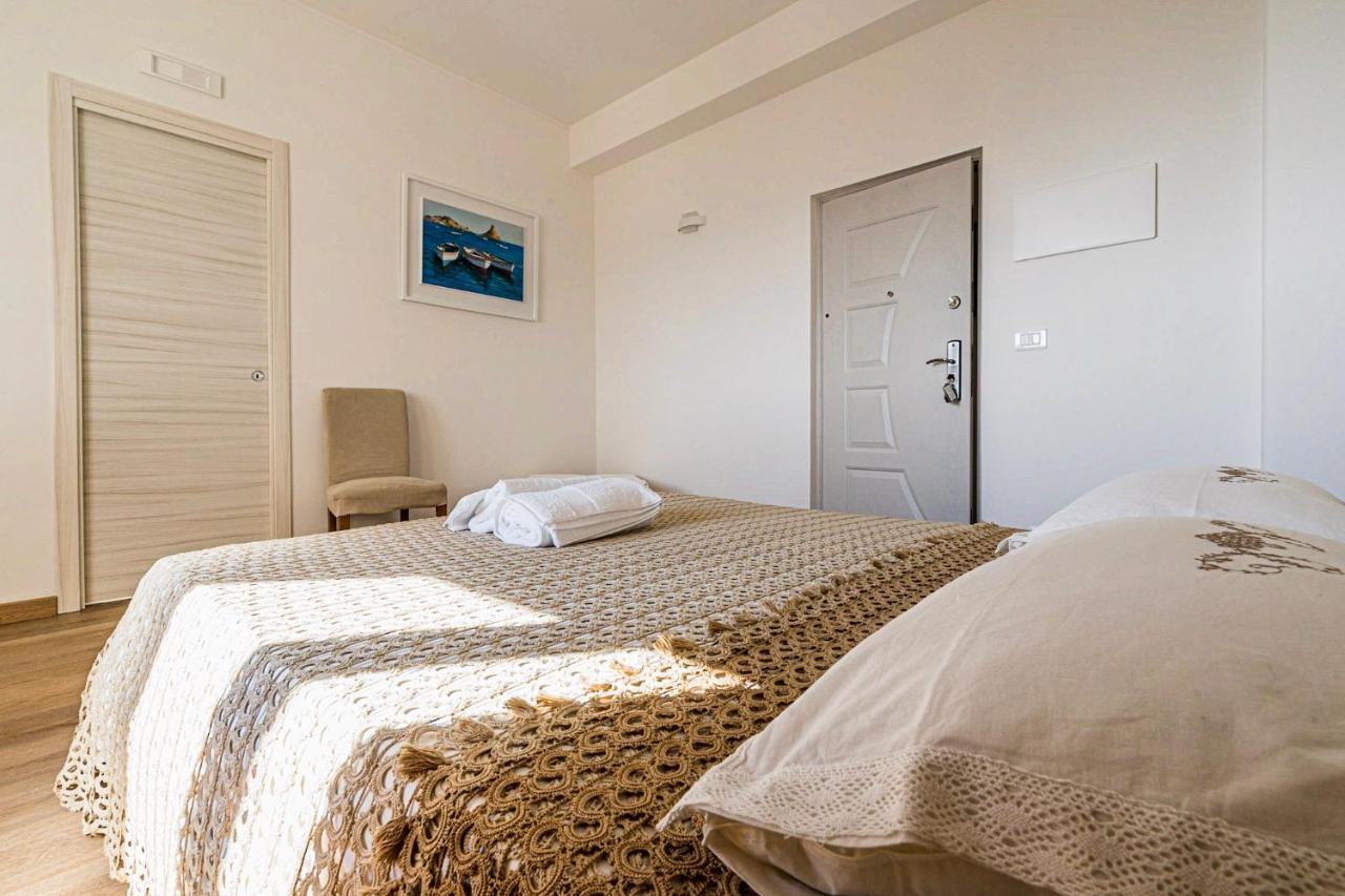 B&B Sea Terrace Ачи Кастело Екстериор снимка