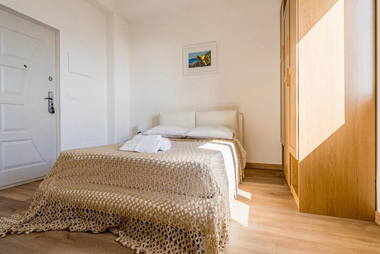 B&B Sea Terrace Ачи Кастело Екстериор снимка