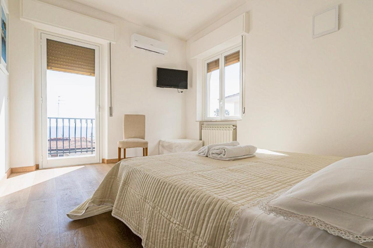 B&B Sea Terrace Ачи Кастело Екстериор снимка