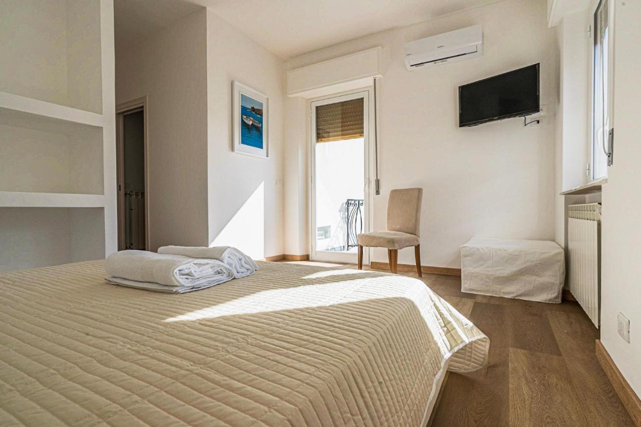 B&B Sea Terrace Ачи Кастело Екстериор снимка